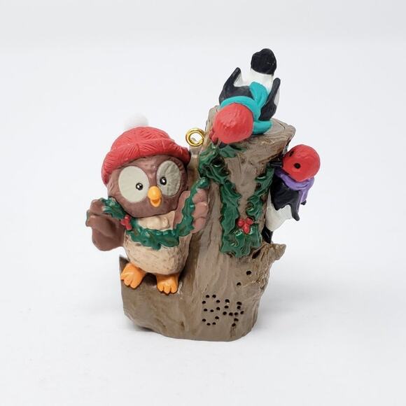 1994 Hallmark Owliver #3 Handcrafted Keepsake Holiday Christmas Ornament. - Picture 3 of 7